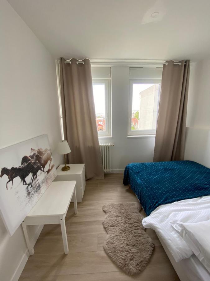 Grand Appartement Courbevoie Paris Exterior foto